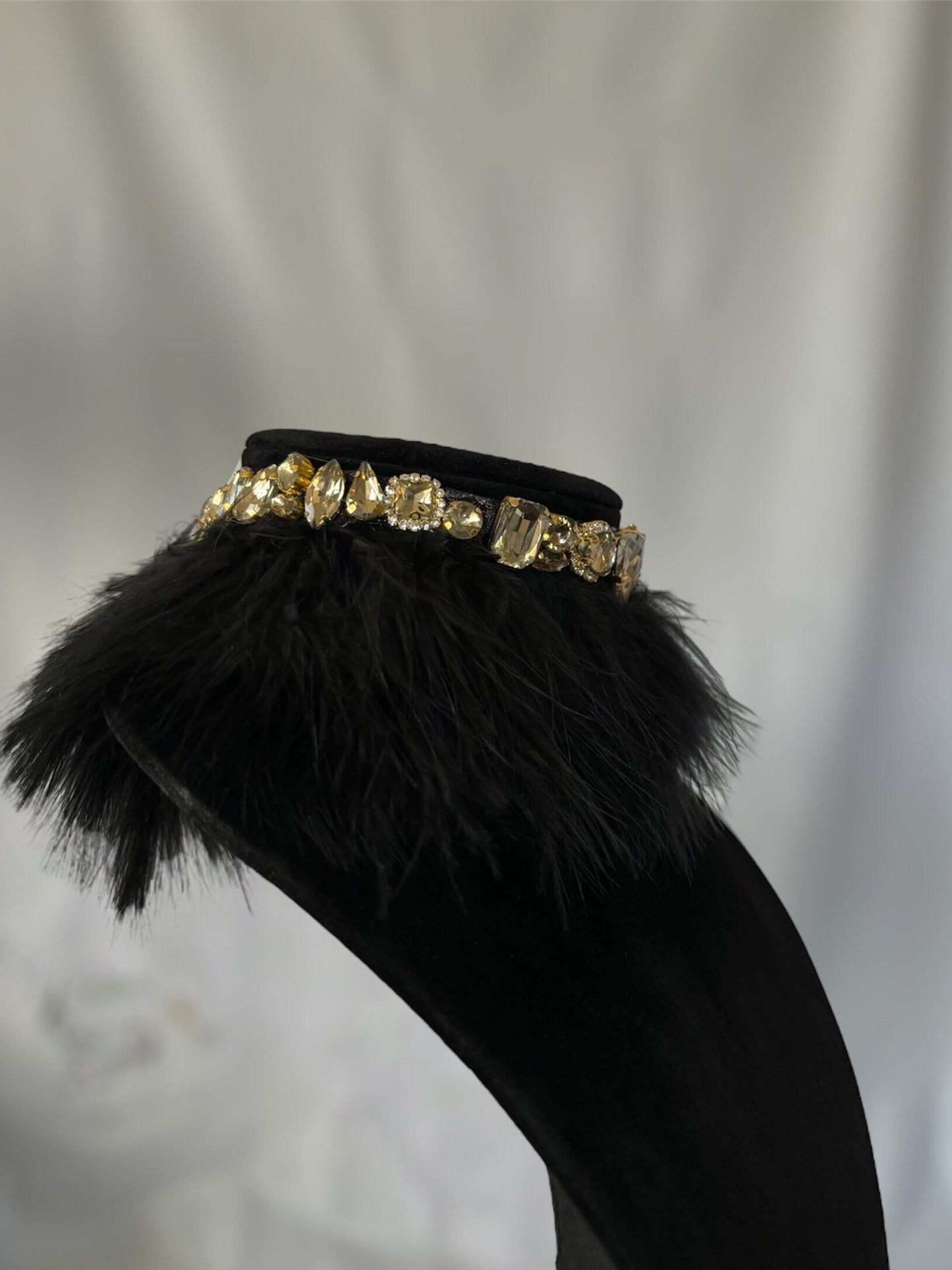 Black Feather Statement Choker Gold Rhinestone Necklace Elegant Glam Jewelry for Women Romantic Gift Fur Necklace