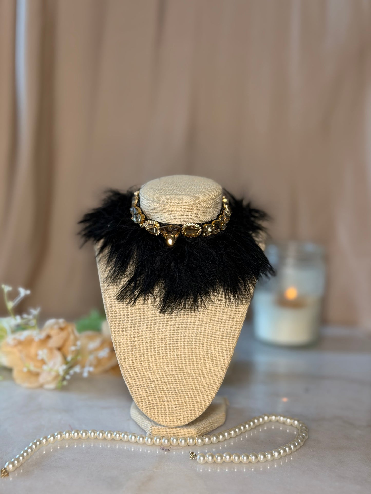 Black Feather Statement Choker Gold Rhinestone Necklace Elegant Glam Jewelry for Women Romantic Gift Fur Necklace